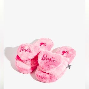 Barbie Limited Edition Heart Fluffy Slippers NWT Size Large 9/10